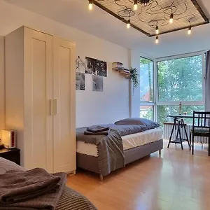 Apartment Black&White Designer Business Apartment für 4 mit Küche+5G WLAN+Netflix Nahe der City 